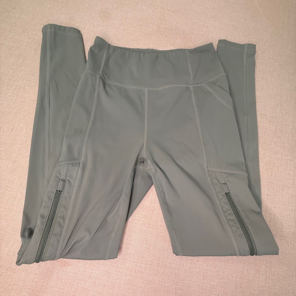 Forever 21 High Waisted Cargo Leggings Sage Green Zipper Pockets Size Small
